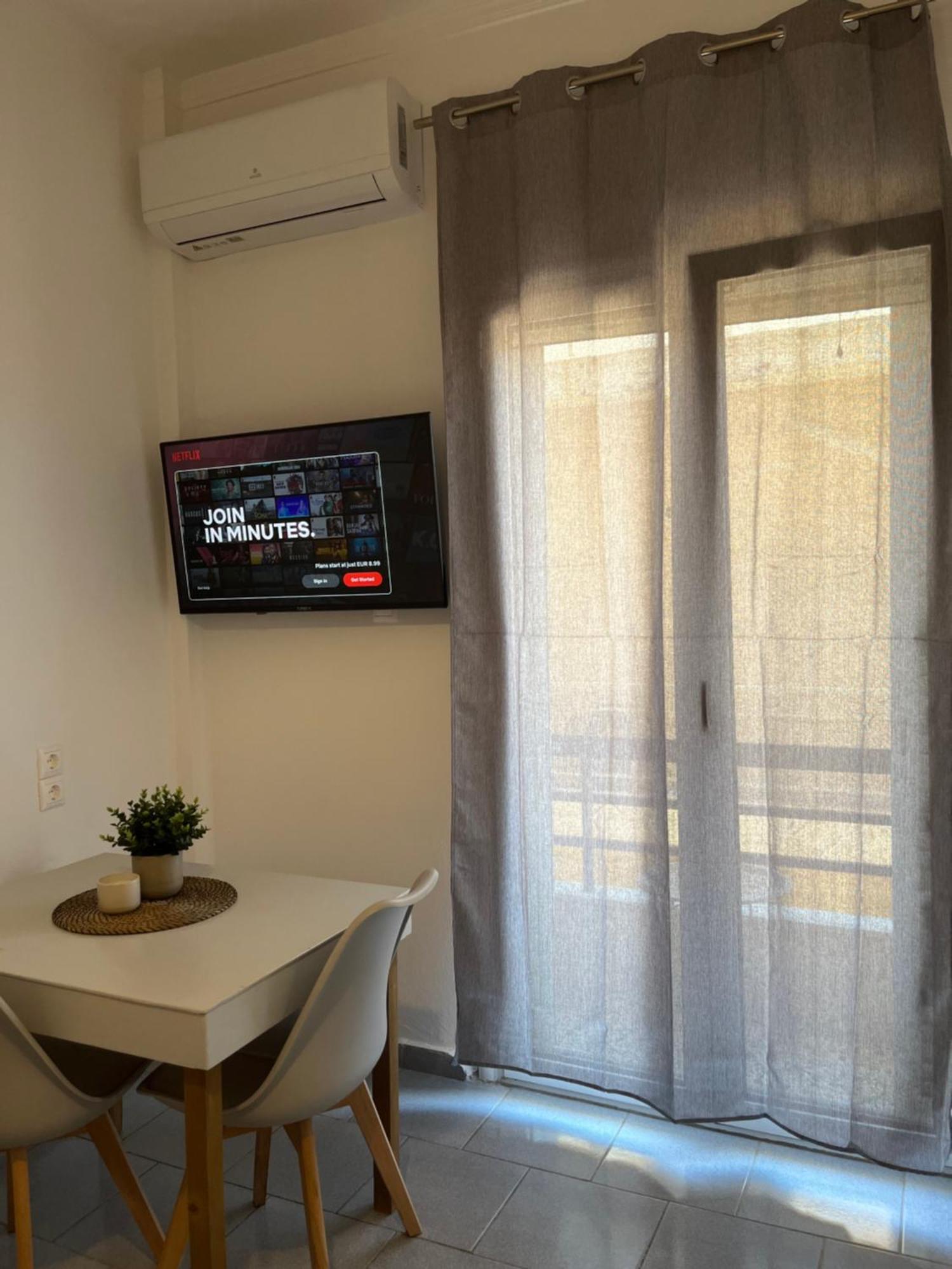 Hermanos Apartment's *